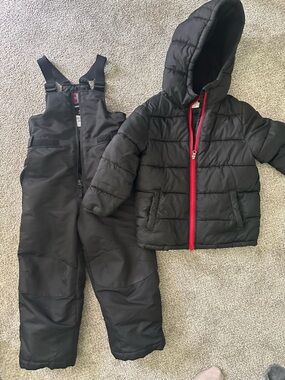 Boys 4/5 snow pants and coat